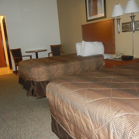 Days Inn By Wyndham Phenix City Near Fort Moore Eksteriør billede