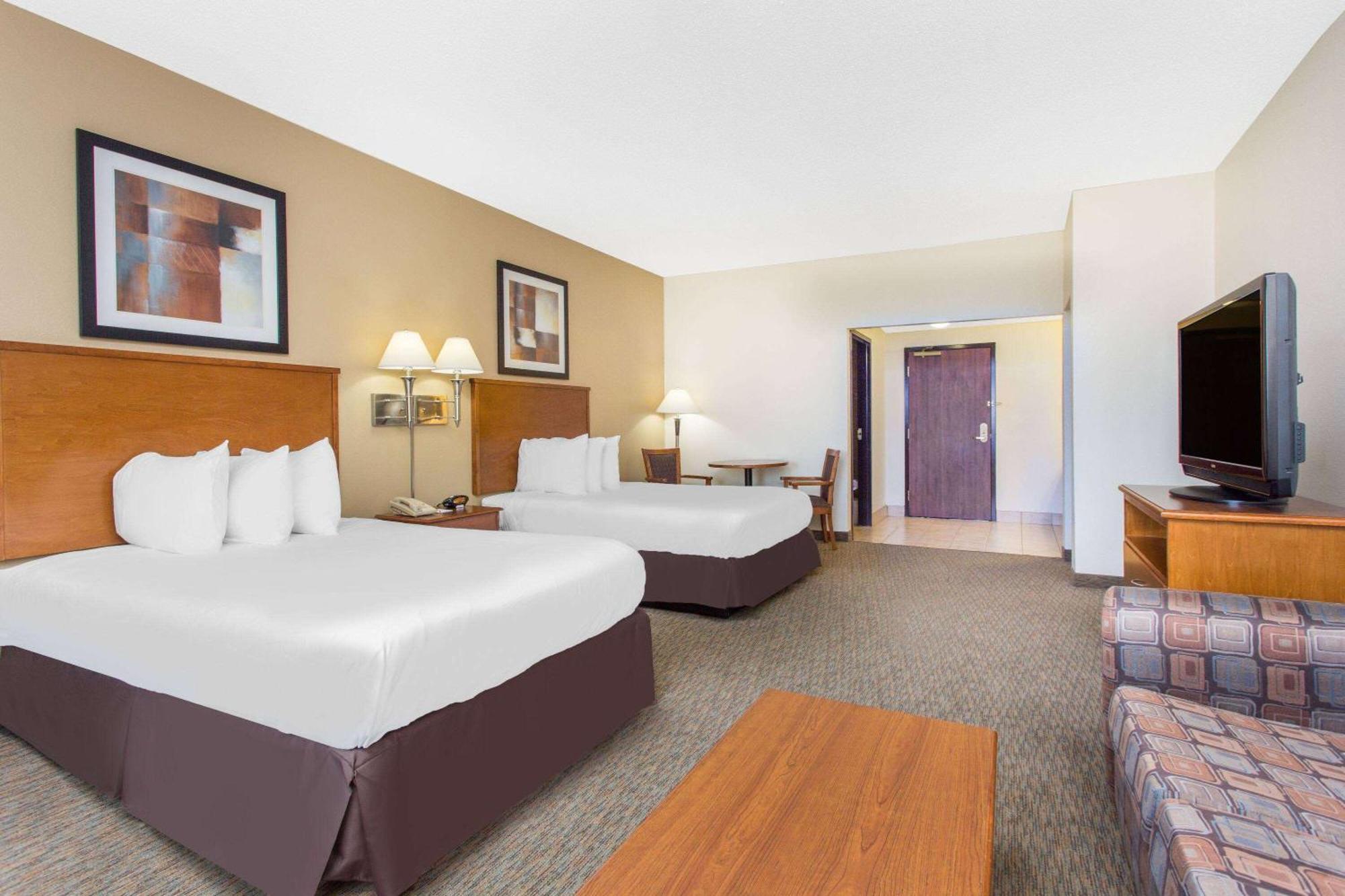 Days Inn By Wyndham Phenix City Near Fort Moore Eksteriør billede