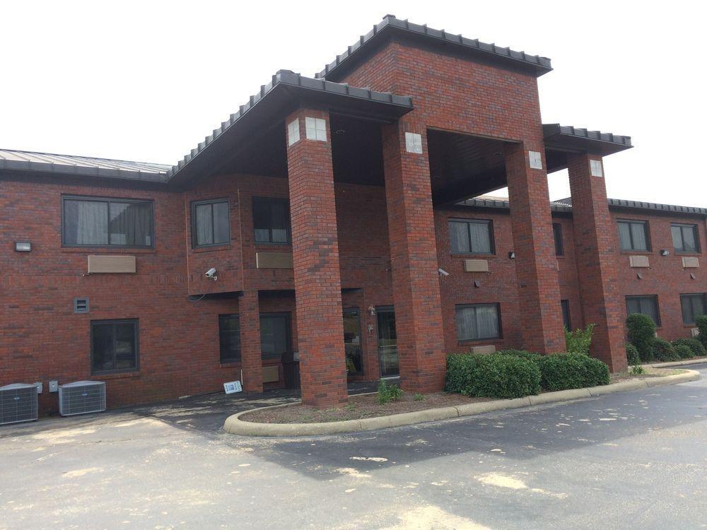 Days Inn By Wyndham Phenix City Near Fort Moore Eksteriør billede