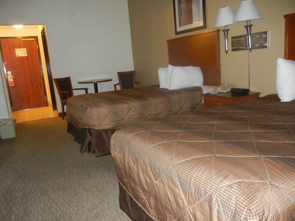 Days Inn By Wyndham Phenix City Near Fort Moore Eksteriør billede