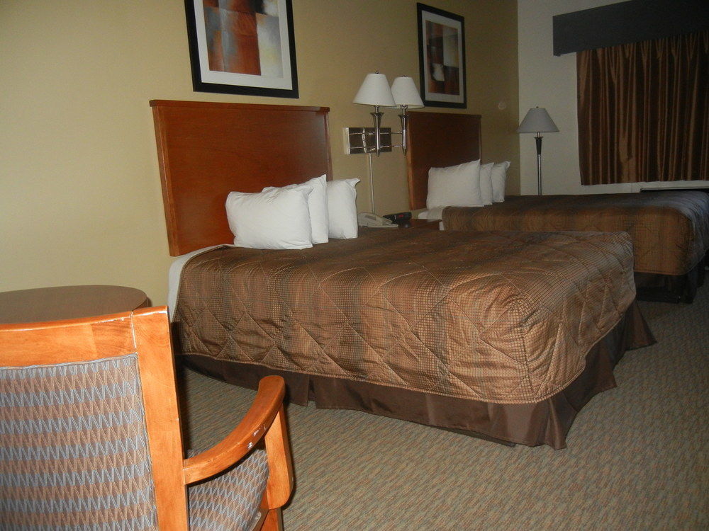 Days Inn By Wyndham Phenix City Near Fort Moore Eksteriør billede